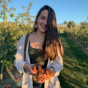 Meet your Posher, Alexandra